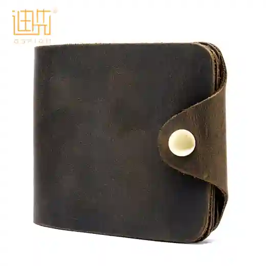 cartera con hebilla de mano
