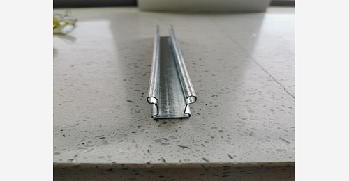 Top Cross Rail 139 Clip Installation Steps