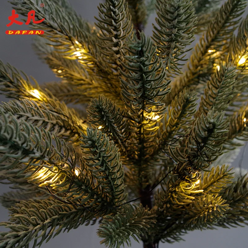 2018 New Products Christmas Indoor Decoration Branch Led snowy pine Tree Lights for Christmas decoration