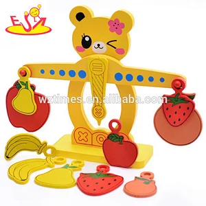 Wholesale lovely balance scale toy with fruits shape blocks wooden balance game for baby W11F055