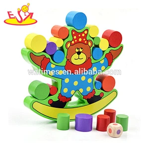 Juego de apilar de madera colorido encantador al por mayor del equilibrio del juguete para los niños W11F071