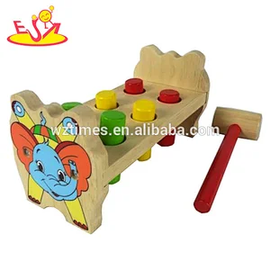 Hölzernes Hammerspielzeug des bunten bunten klopfenden Spielzeugs für Handmuskeln des Babys W11G014