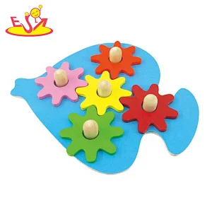 Top sale intelligent wooden toy gear for children W13E037