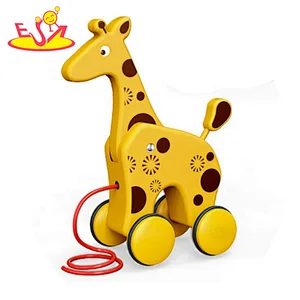 2020 New design preschool wooden giraffe push and pull toys for baby W05B195