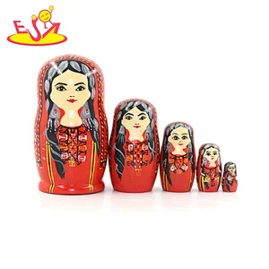 2020 New design nesting wooden russian doll with hand painted W06D145