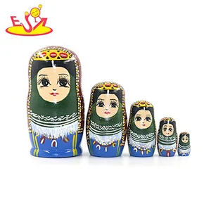 2020 Customize 5 in 1 wooden family nesting dolls for kids W06D144