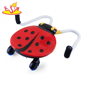 2021 New design ladybug shape twist car wooden indoor walker for kids W16A041