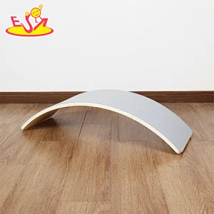 High Quality Learning Toy Wooden Balancing Toy Kids Wooden Wobble Balance Board W01F057