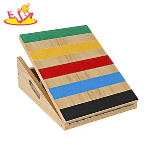 New Arrival Foot Stretcher Non-Slip Colorful Wooden Slant Board With Handle W01F097