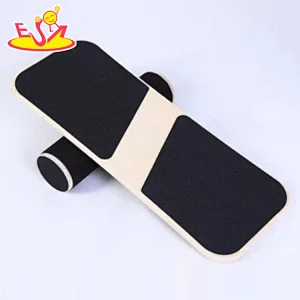 Hot Selling Gym Fitness Exercise Wooden Wobble Balance Board With Roller W01F074