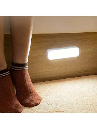 Smart Home Armário de LED Guarda-roupa Luz de carregamento sem fio Lâmpada de indução magnética inteligente para corpo humano