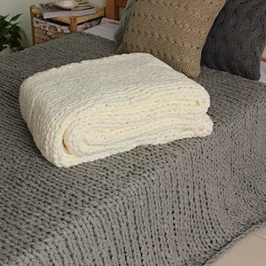 100% Acrylic Bulky Sofa  Chunky Knit Blanket