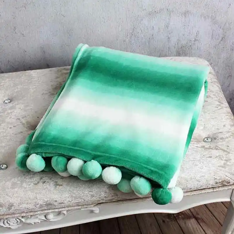 100% Polyester Ombre Printed Flannel  Fleece Blanket With Pom Pom