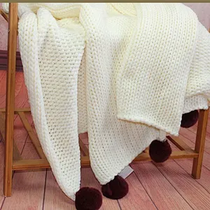 100% Acrylic Sofa Decorative Chunky Knitted Hand Pompom Plaid