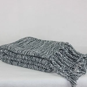 100% Acrylic  Soft Home Decoration Sofa Chunky Knit Fringed Blanket