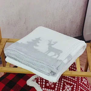 100% Polyester Deer Printing Christmas Flannel Fleece Blanket