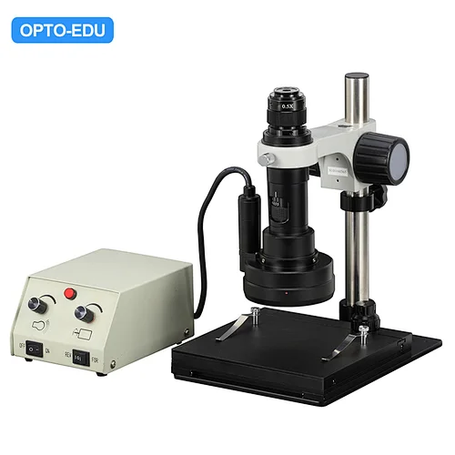 Microscópio de vídeo com zoom girado 3D