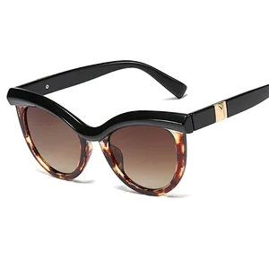 High quality customized logo fashion style popular UV400 neutral design PC frame sunglasses sunglasses