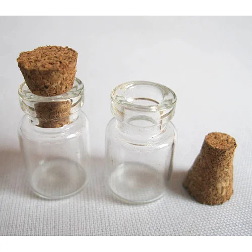 0.6ml 1ml 2ml 2.5ml Mini Charm Glass Bottle Pendant 1cc Clear Small Cute Glass Bottle With Eye Hook Small Cork Glass Vials Jars