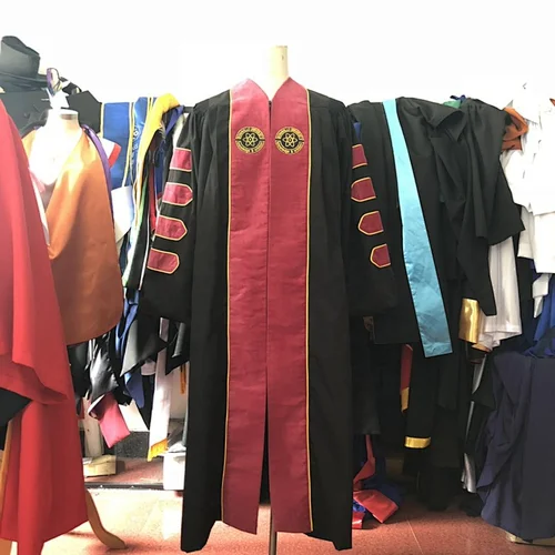 New Design High Quality Custom Maroon with Black Doctoral Bachelor Graduation Gowns with our Logo