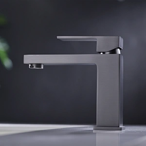 hot and cold mixer tap