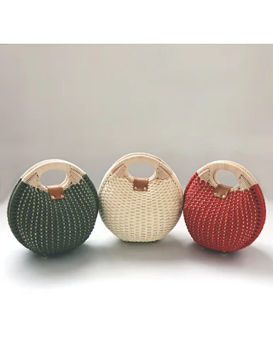 small straw tote bag