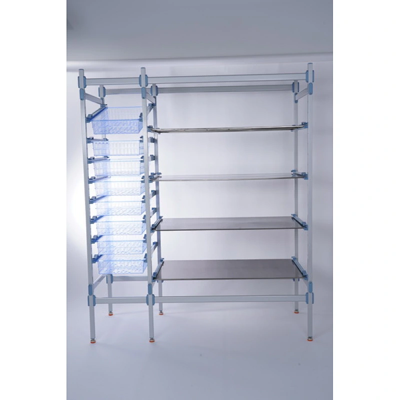 Estantería modular en aluminio.