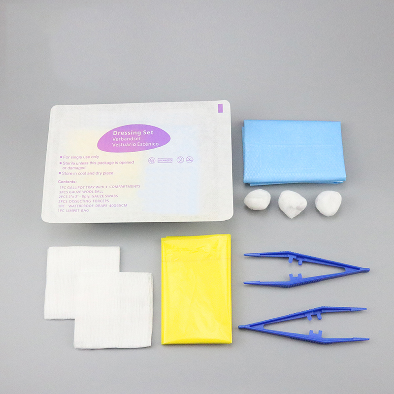 Disposable plastic surgical tracheostomy tray