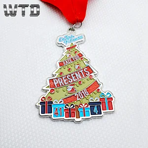 LED christmas tree medal