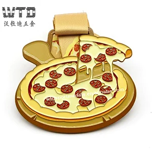 customized pizza medal