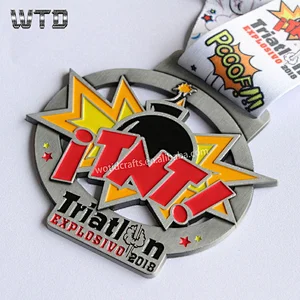 TNT triatlon finisher medal
