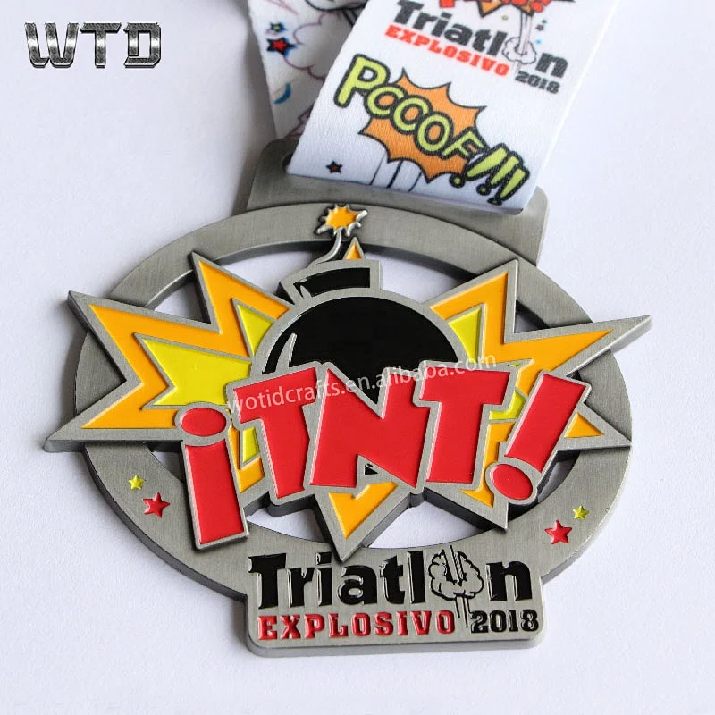 TNT triatlon finisher medal