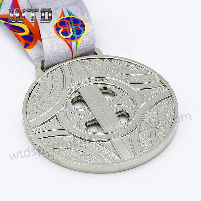 hollow-out medal with ribbon