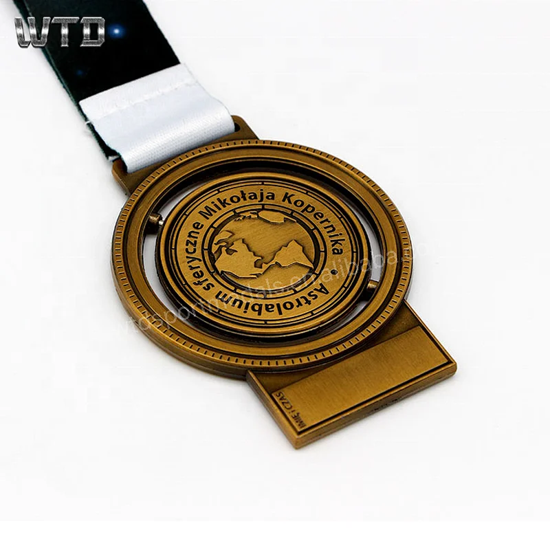 42KM marathon spinning medal