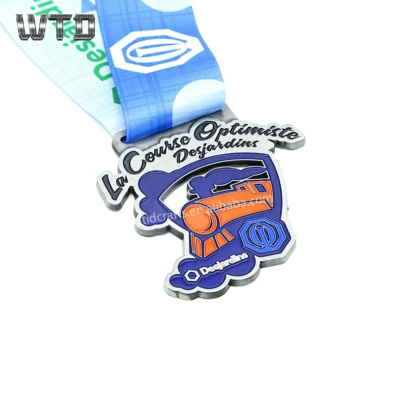 train shaped commemorative medal