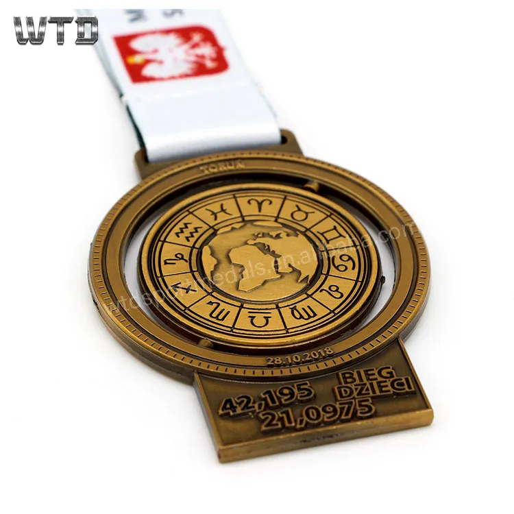 virtual run 42KM marathon spinning medal