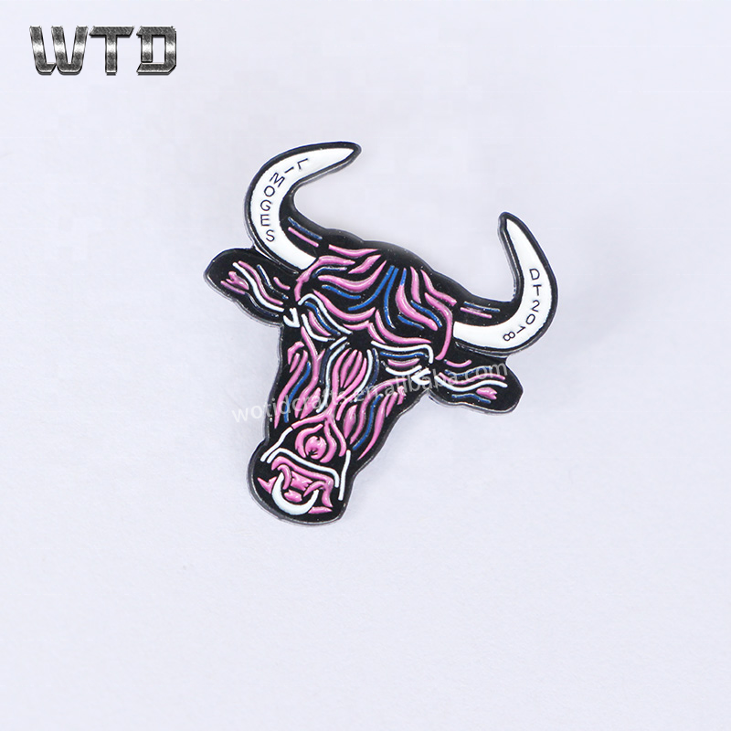 Bull soft enamel bulk badge supplier