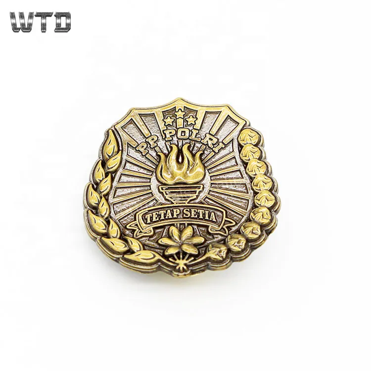 3D Antique Bronze zinc alloy lapel Pins