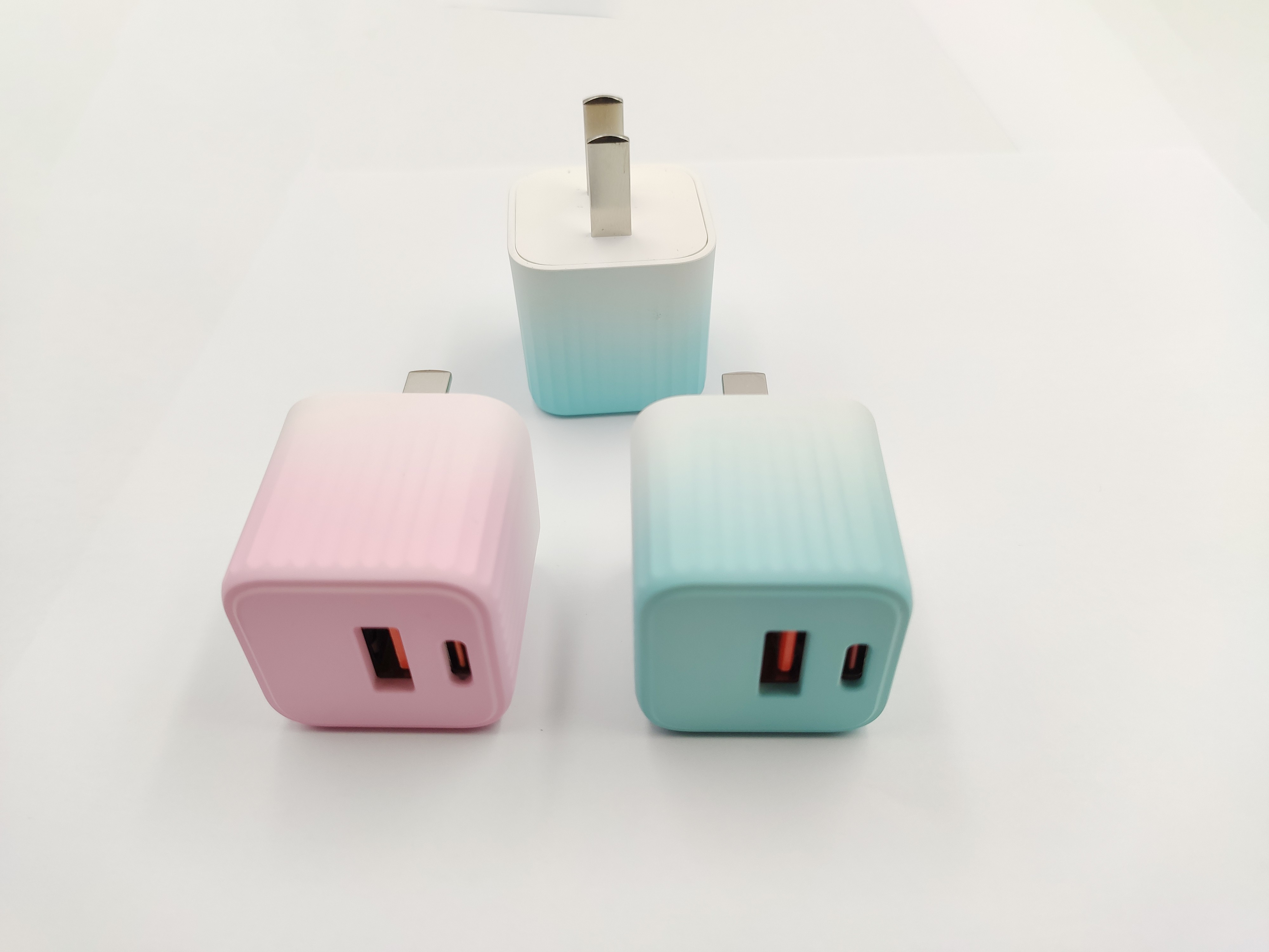 gradient mini wall charger