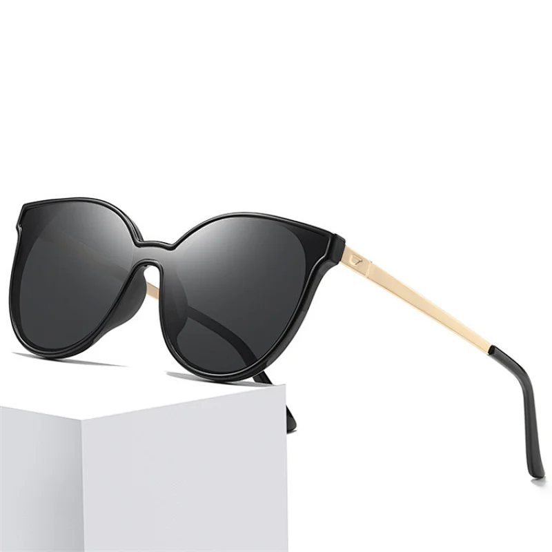 Wholesale Colorful Fashion 2020 Polarized PC Metal Sunglasses for Women