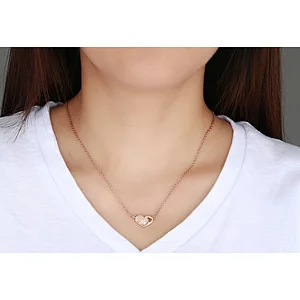 High Quality Custom Women Heart Shape Diamonds Insert Stainless Steel  Rose Gold Clavicle Chain Necklace