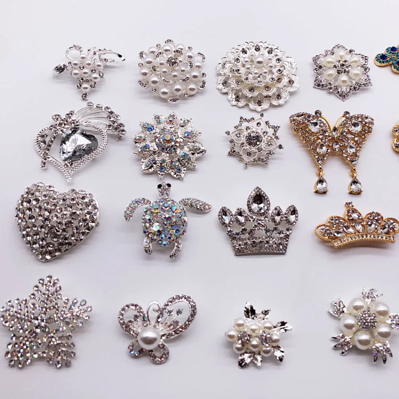 China factory wholesale cheap various style crystal brooch