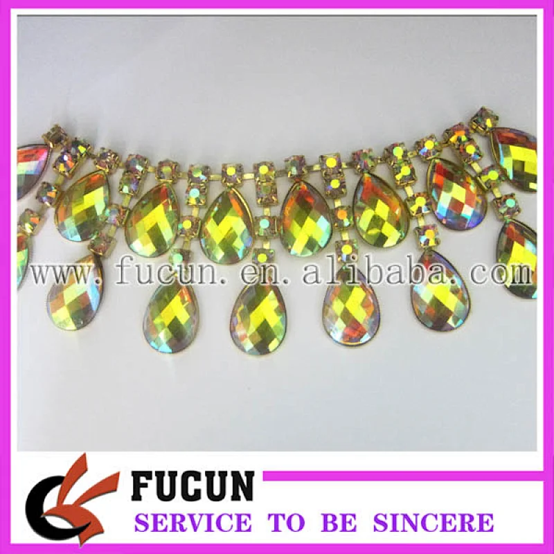 hot sale wholesale fashion rhinestone cup chain with gold trimming