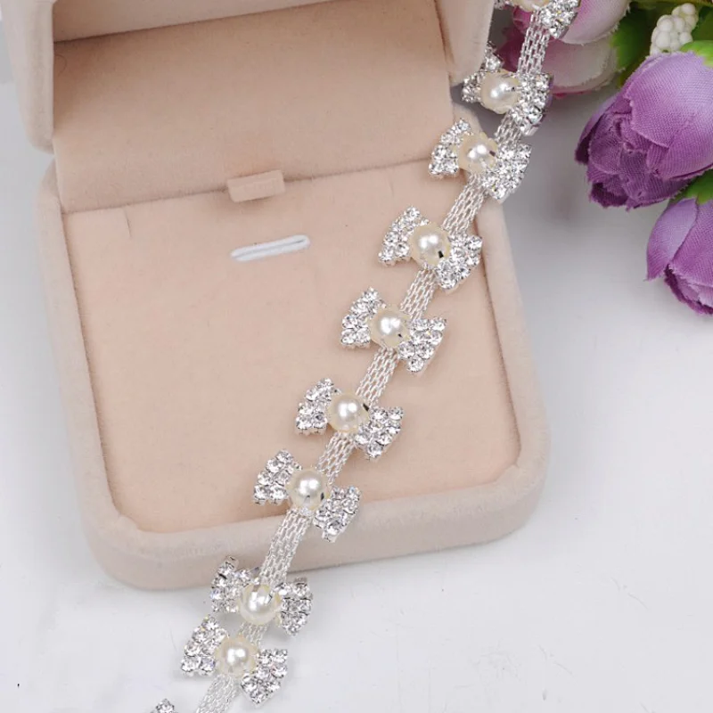 Handmade cheap rhinestone wedding trim bowknot style crystal beaded chains