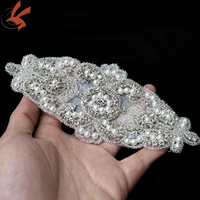 China manufacturer rhinestone pearl appliques beads accessories