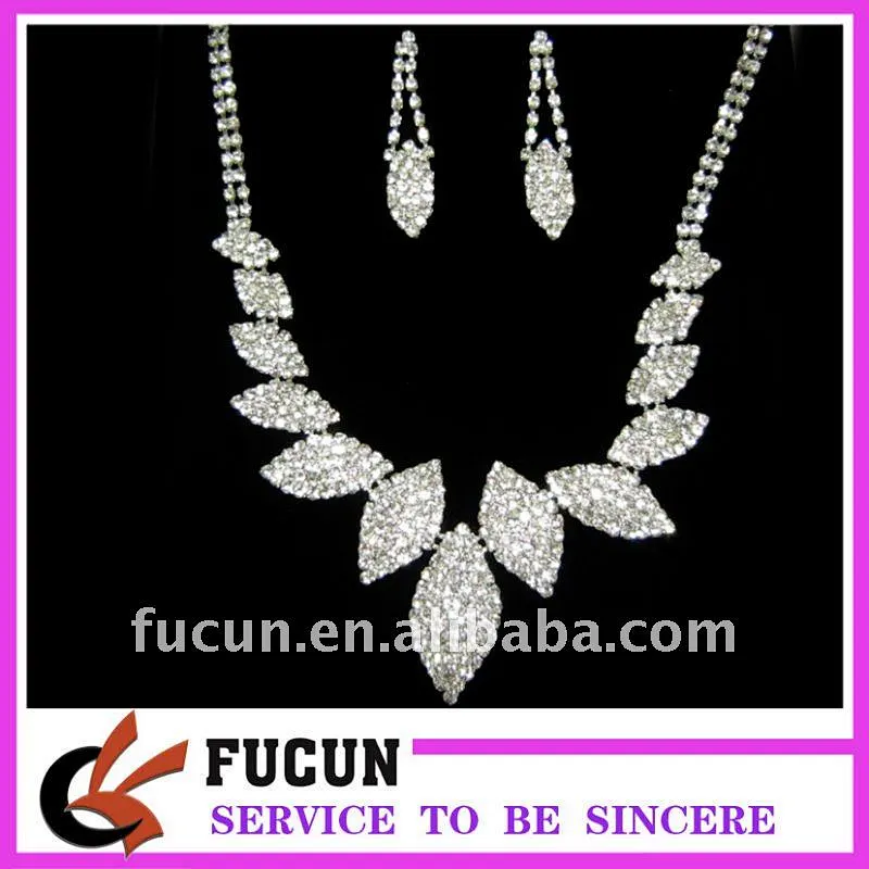 fashion jewelry diamond necklace and earring set