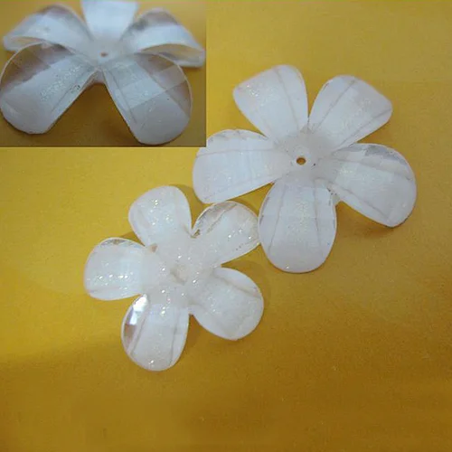 Resin rhinestone flower bead