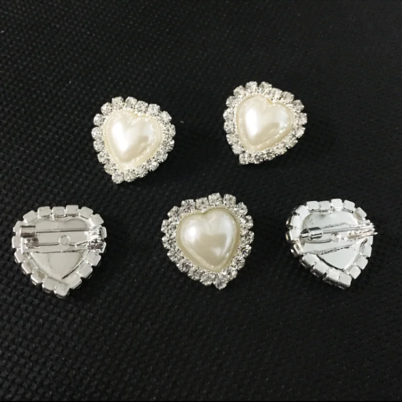 wholesale fancy 20mm mini heart shaped rhinestone white pearl button
