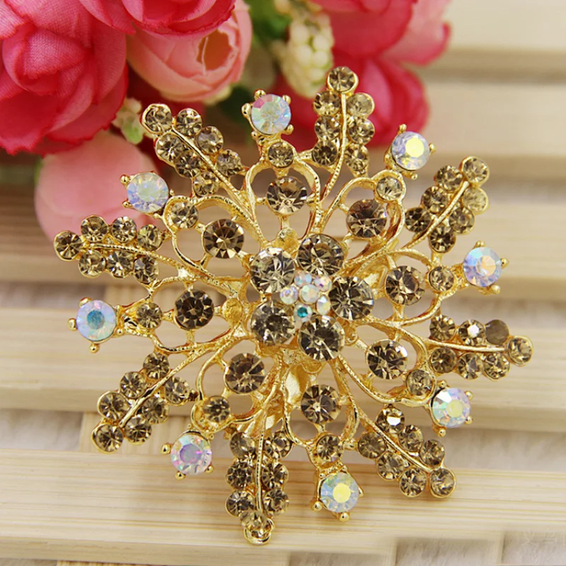 factory bulk flower crystal wedding jewelry gold plated rhinestone brooches for women decoration