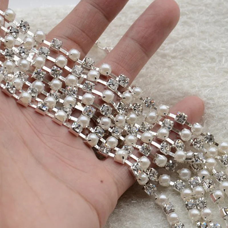 Guangzhou factory cheap price rhinestones and pearls loose cup chain trimming for clothing